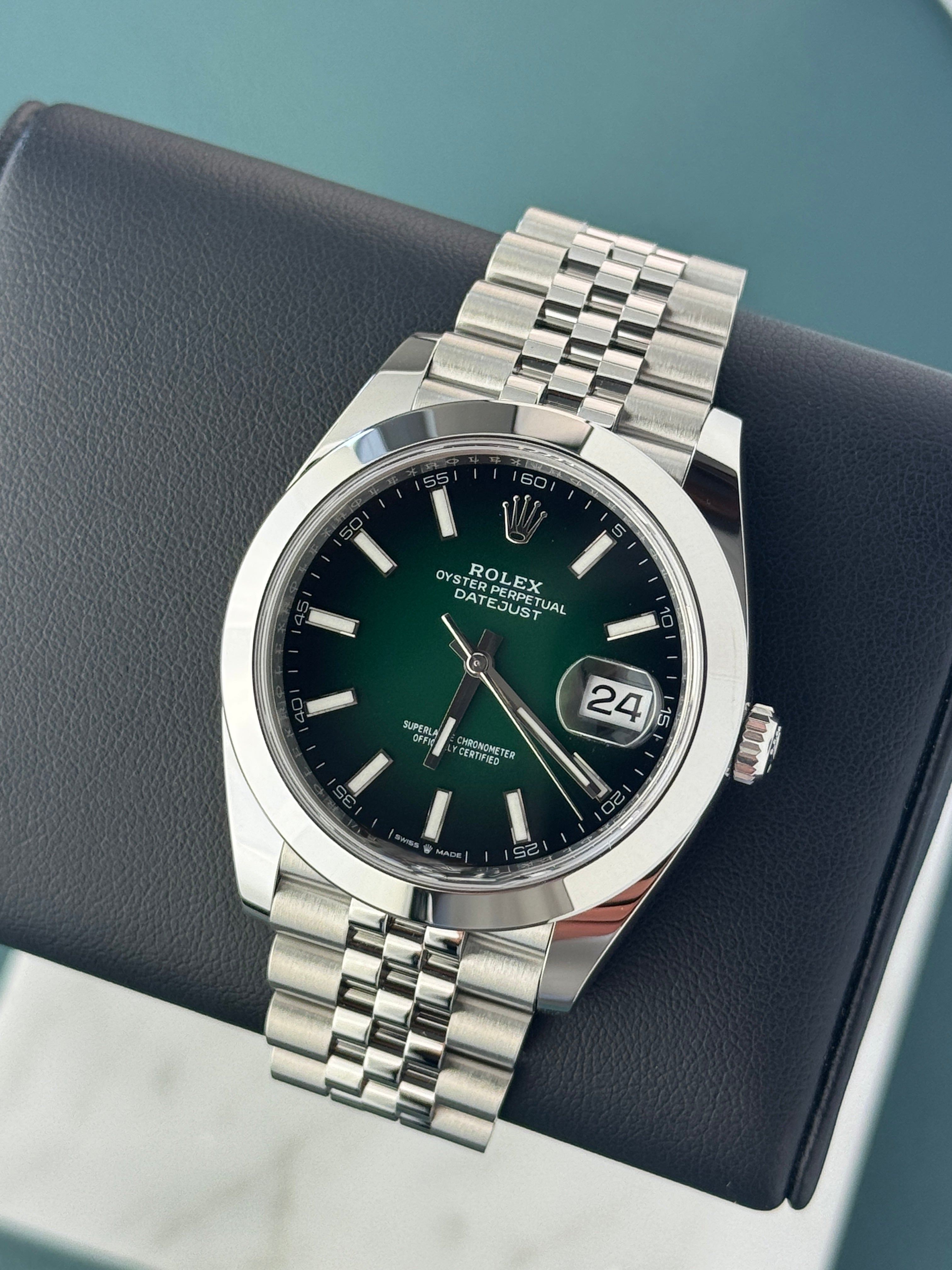 Rolex Datejust 41 Ref. 126300 – Ombre Green Dial