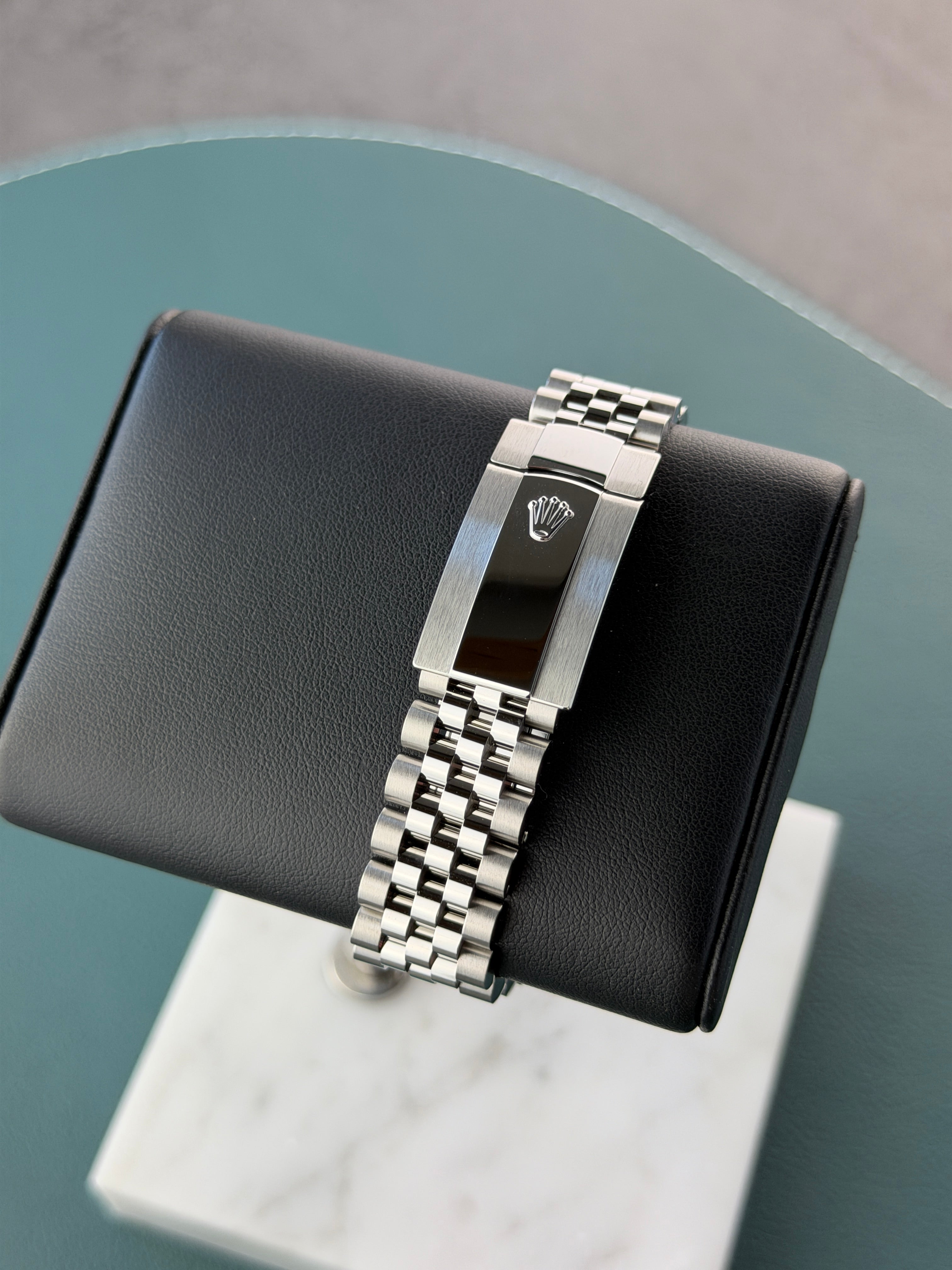 Rolex Datejust 36 – Ref. 126234 | Schwarzes Diamantblatt