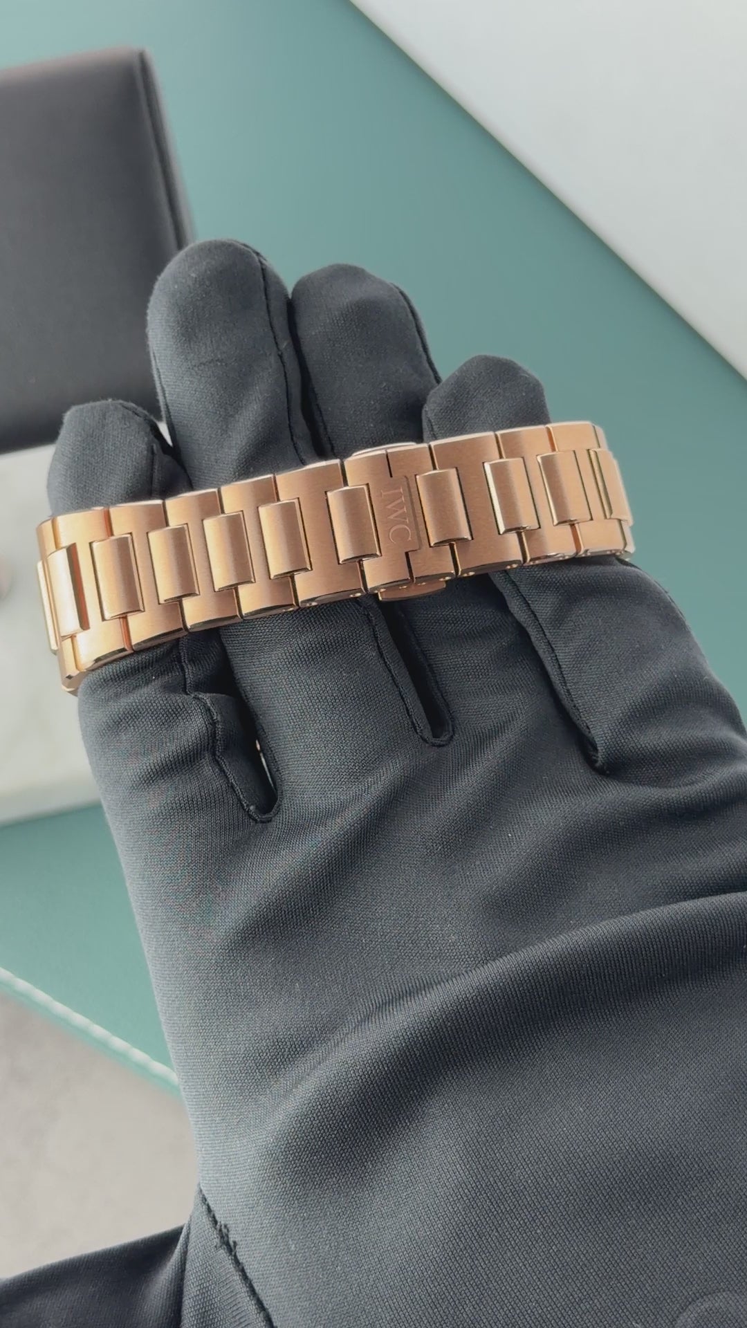IWC Ingenieur Automatic 40 – IW328702 – 18K Rotgold
